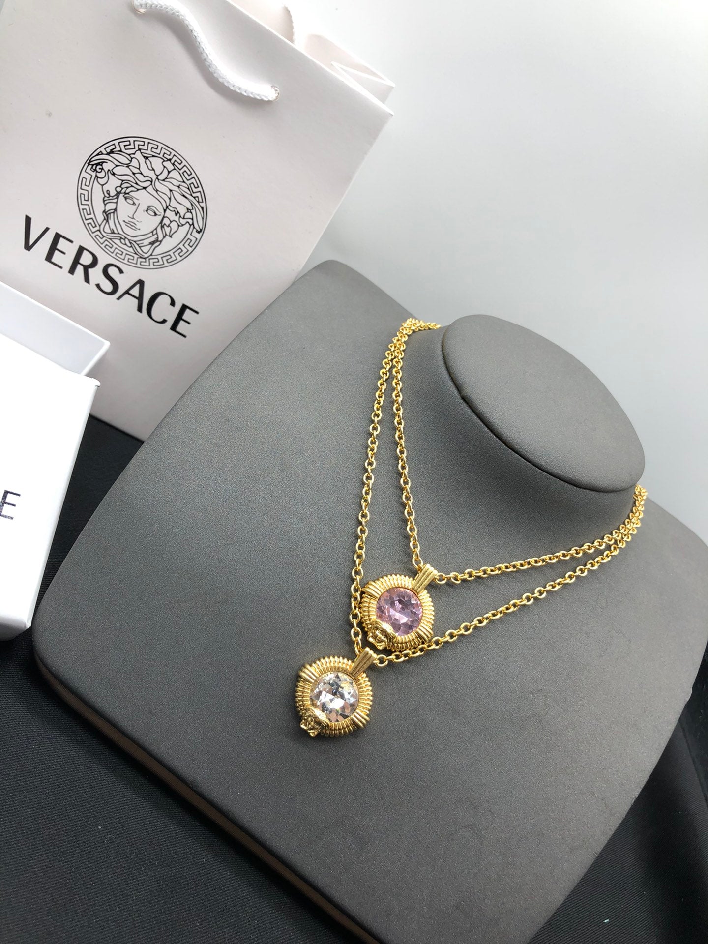 X1R75V62X Popular    Necklaces