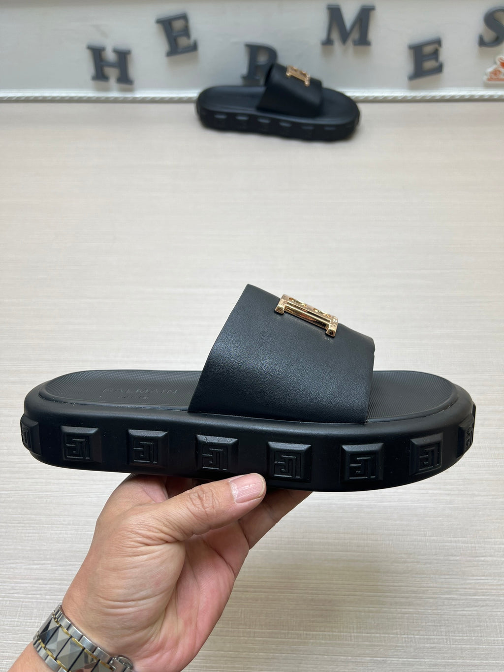 Z5ZA110  Popular slippers