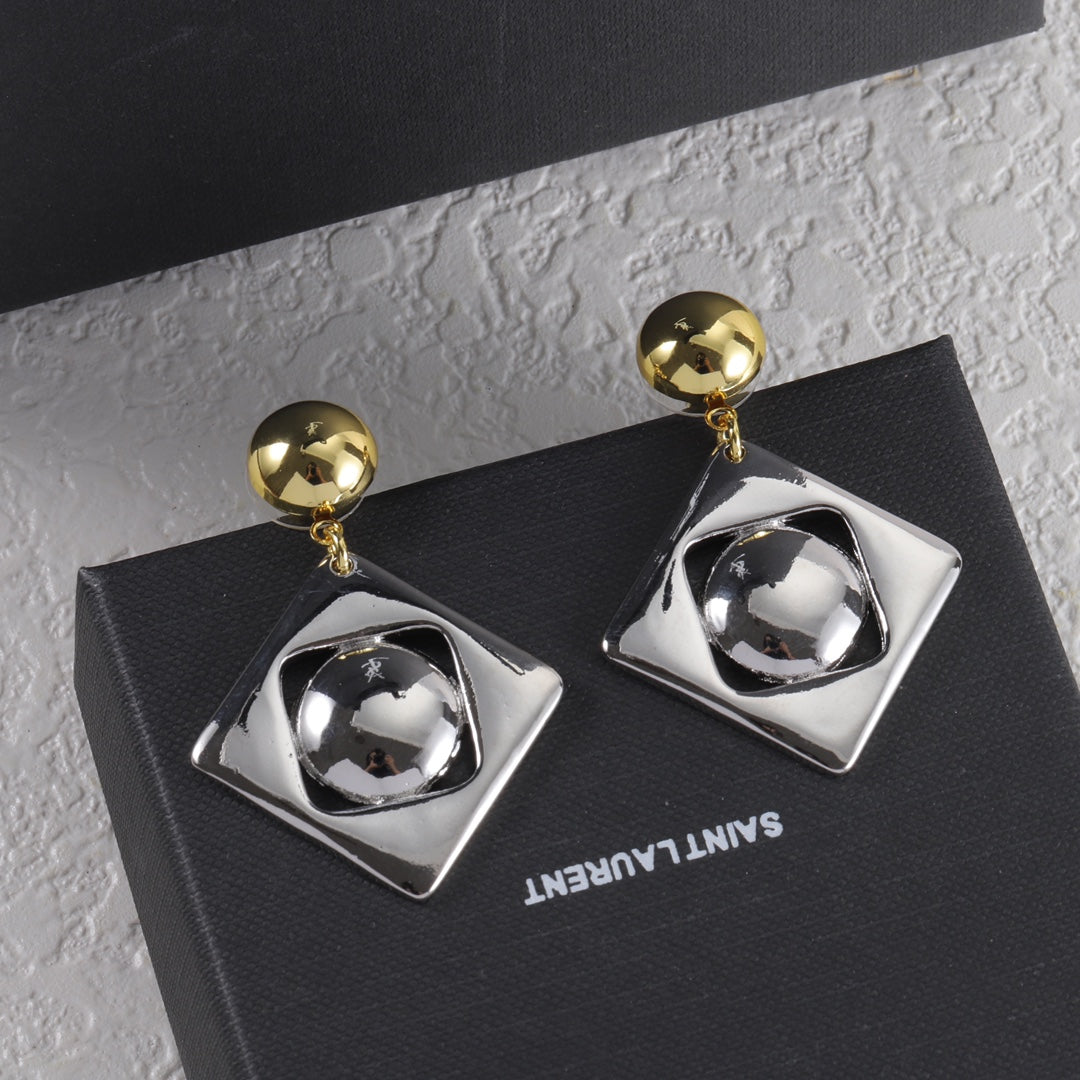 X1Z94SL832K Popular  Earrings