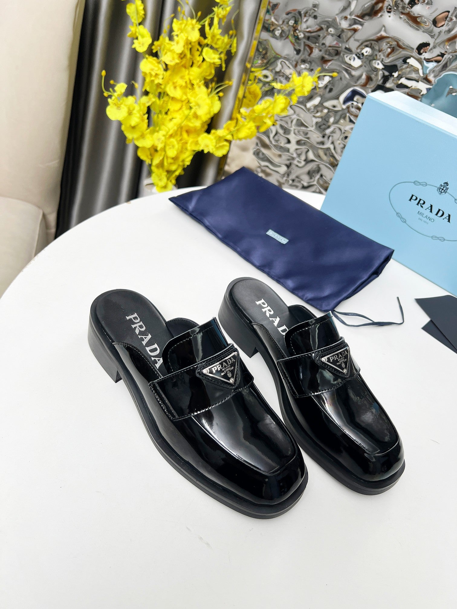 Z2Q105P403 Popular high-quality leather Shoes