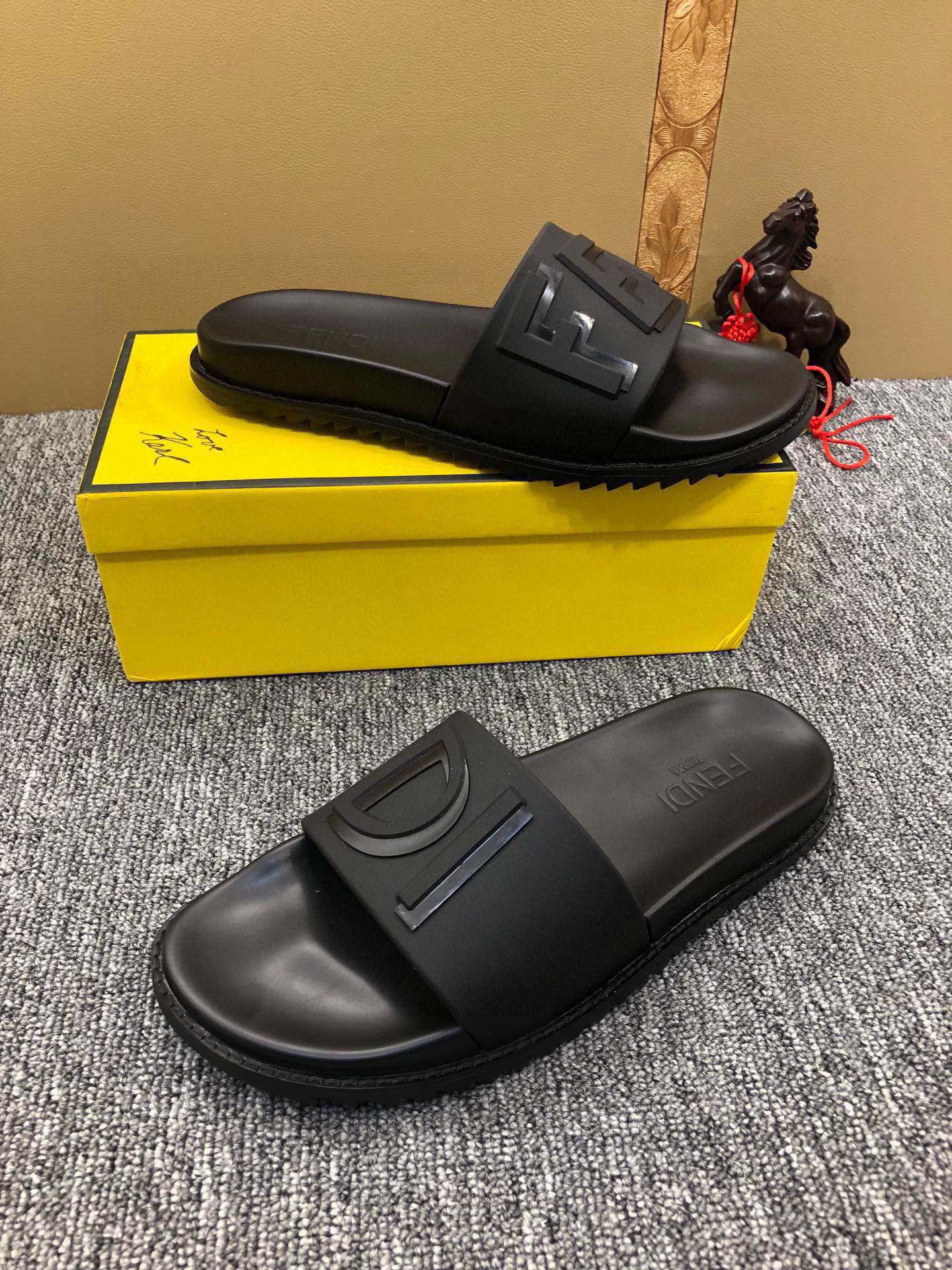 Z5XF108 Popular Slippers