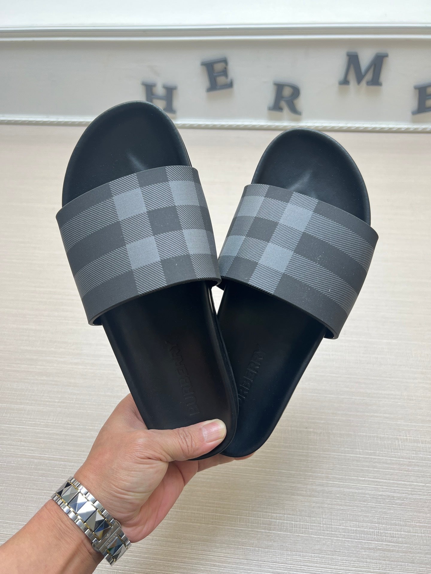 Z5ZR119 Popular slippers