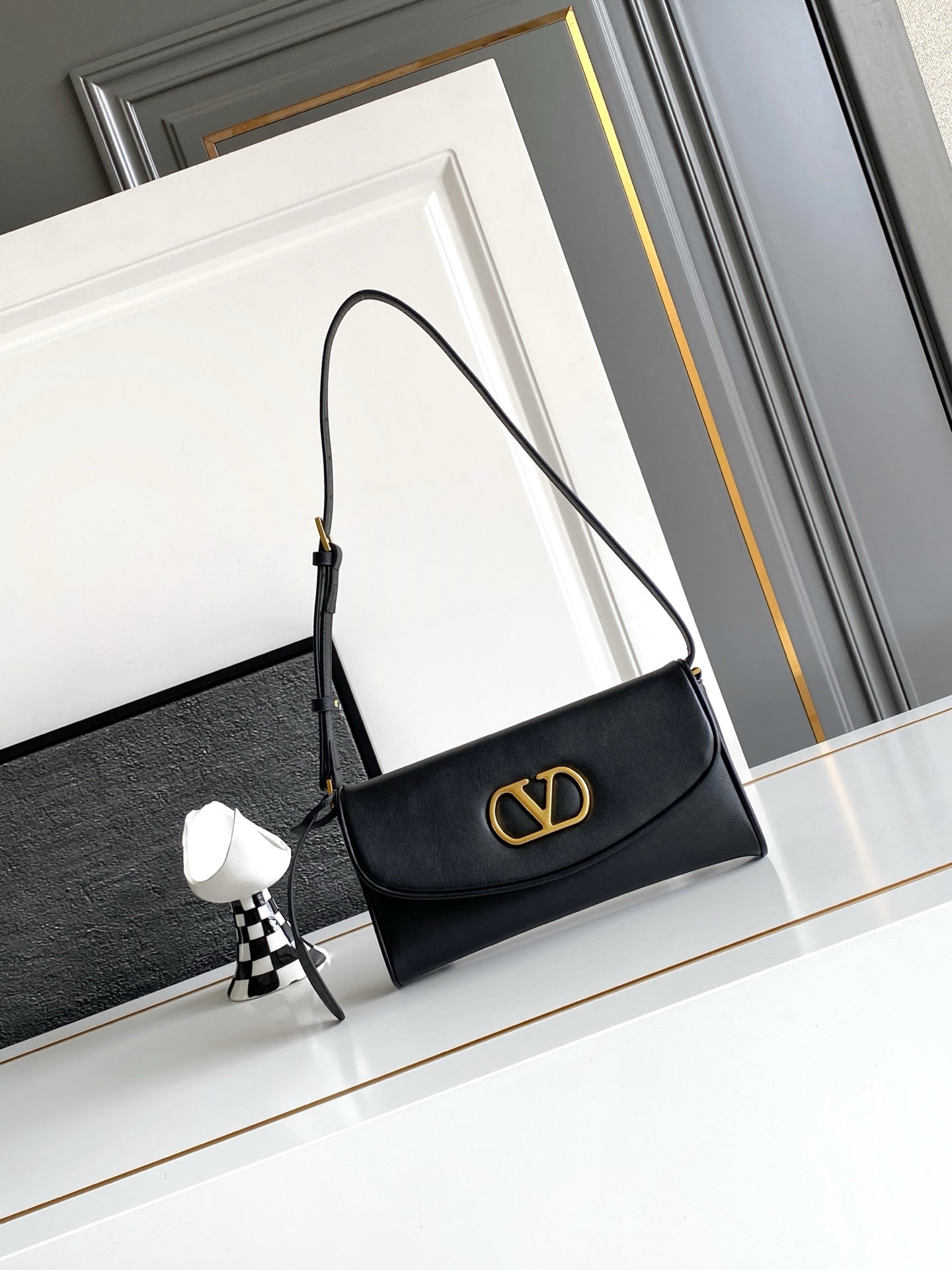 B1R76VL33 Popular leather bag