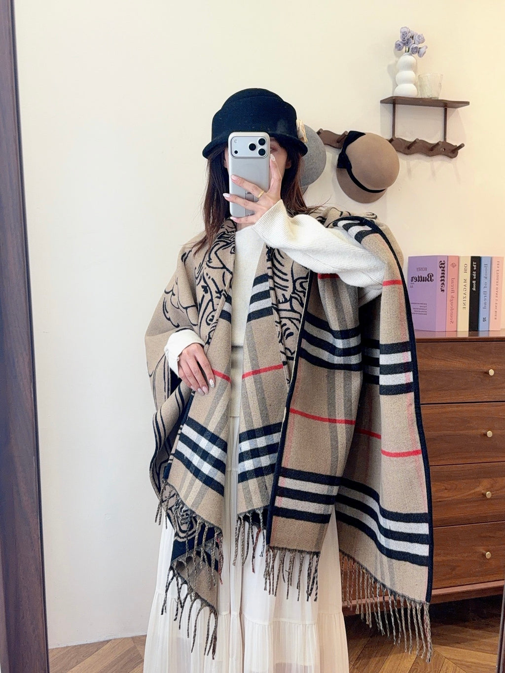 W1R86R46 Popular cape