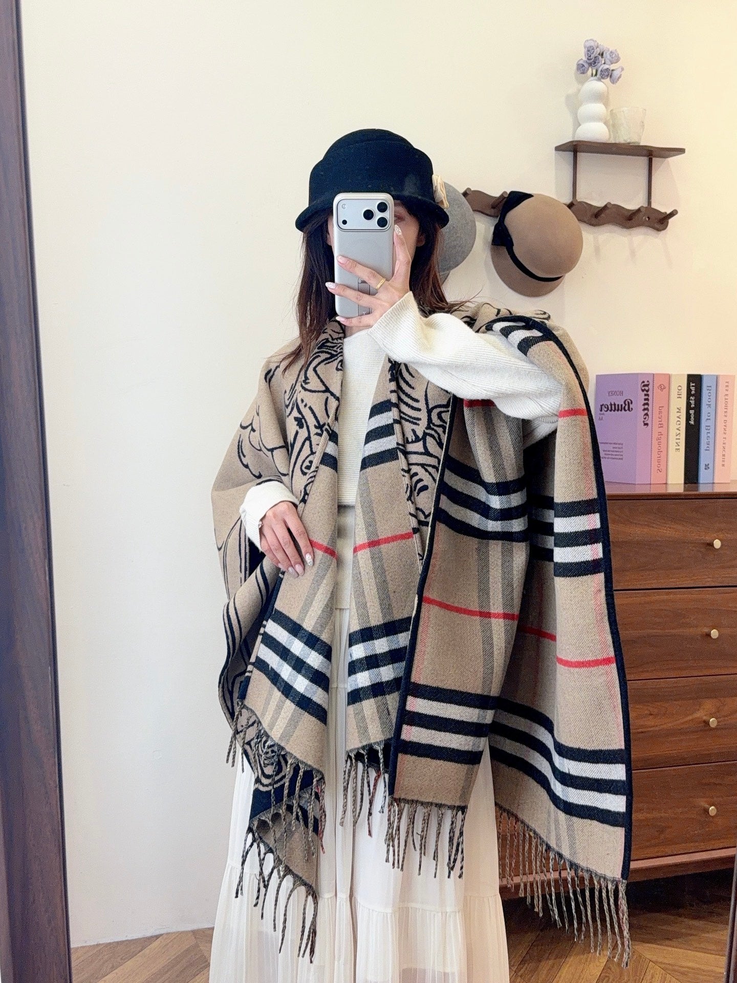 W1R86R46 Popular cape