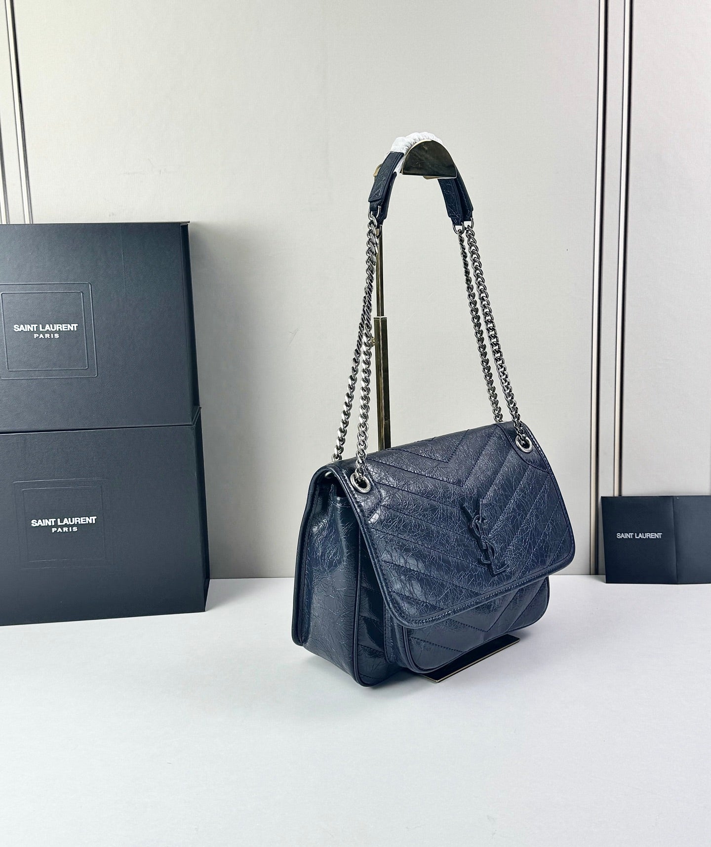 B1R76SL16 Popular leather bag