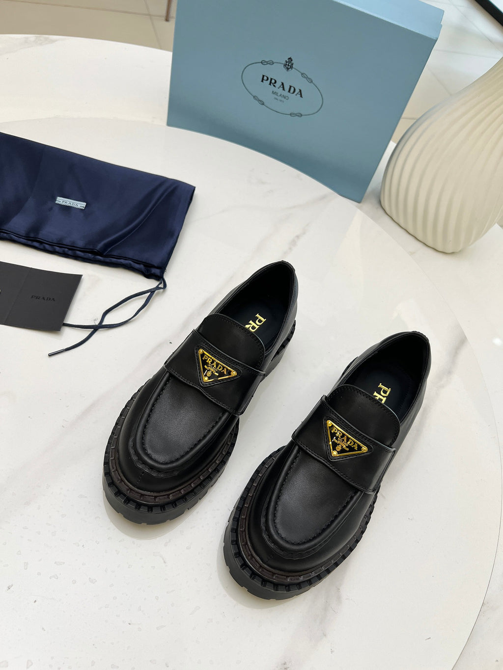Z2Q105P409 Popular high-quality Shoes