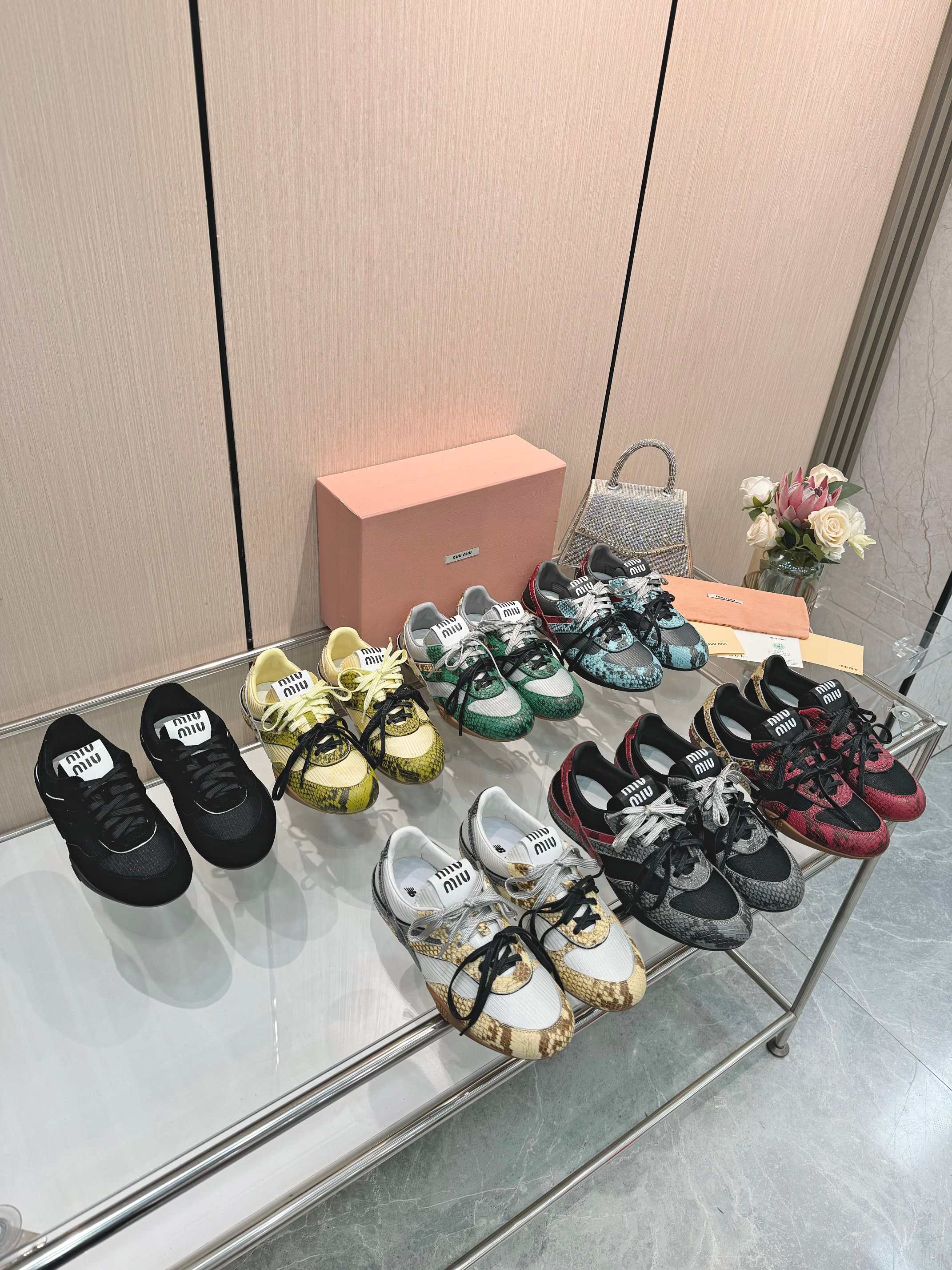 Z2Q105A246 Popular high-quality Shoes