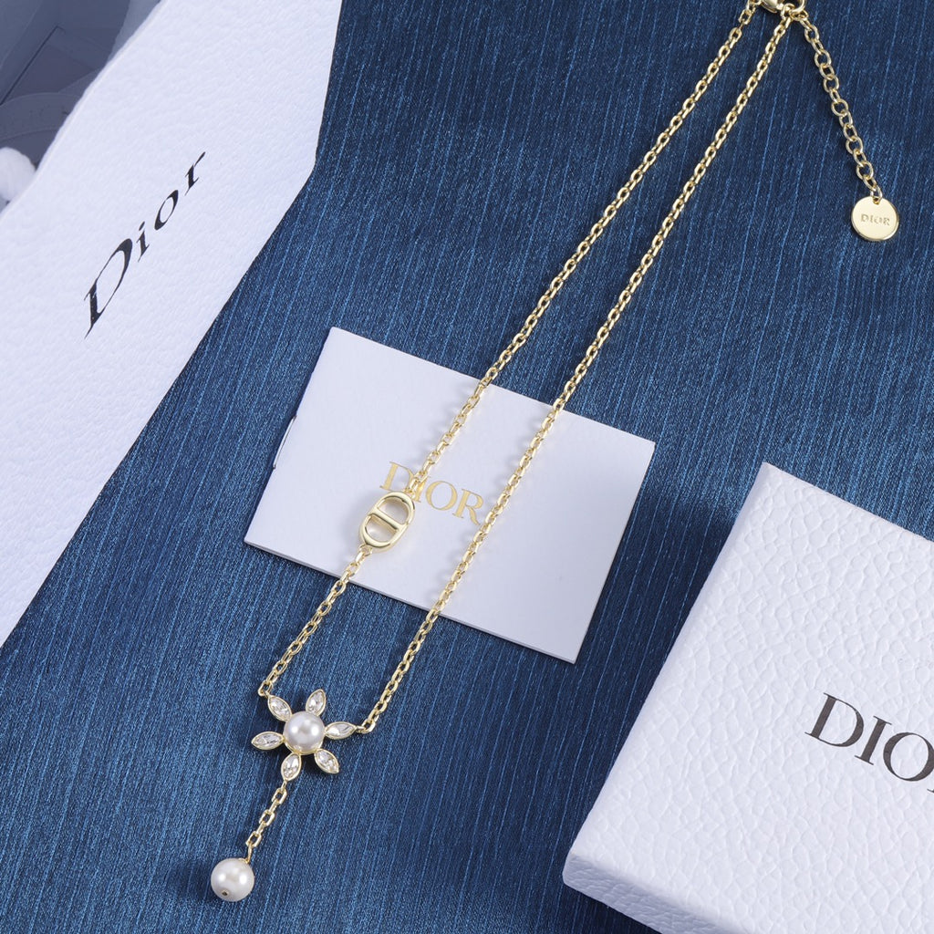 X1R75D26X Popular   Necklaces .