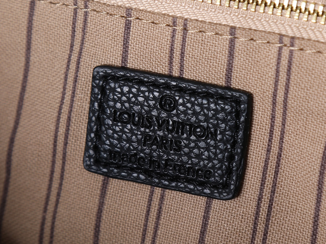 B1P46E65 Popular leather bag