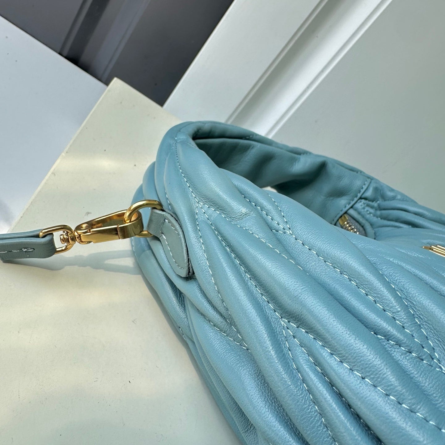 B1P46A116 Popular leather bag
