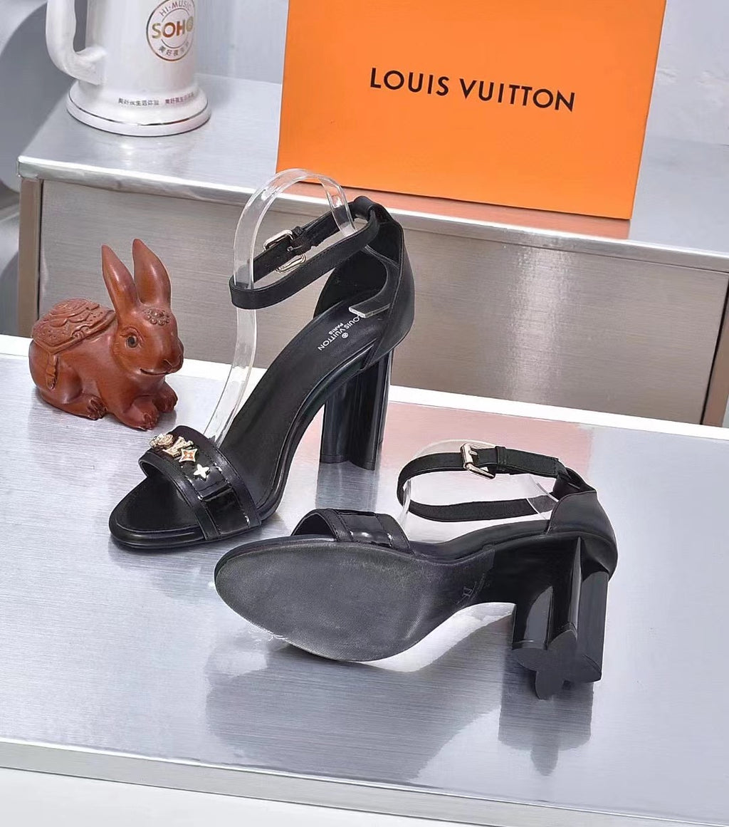 Z2R45E31  Popular leather  High heels