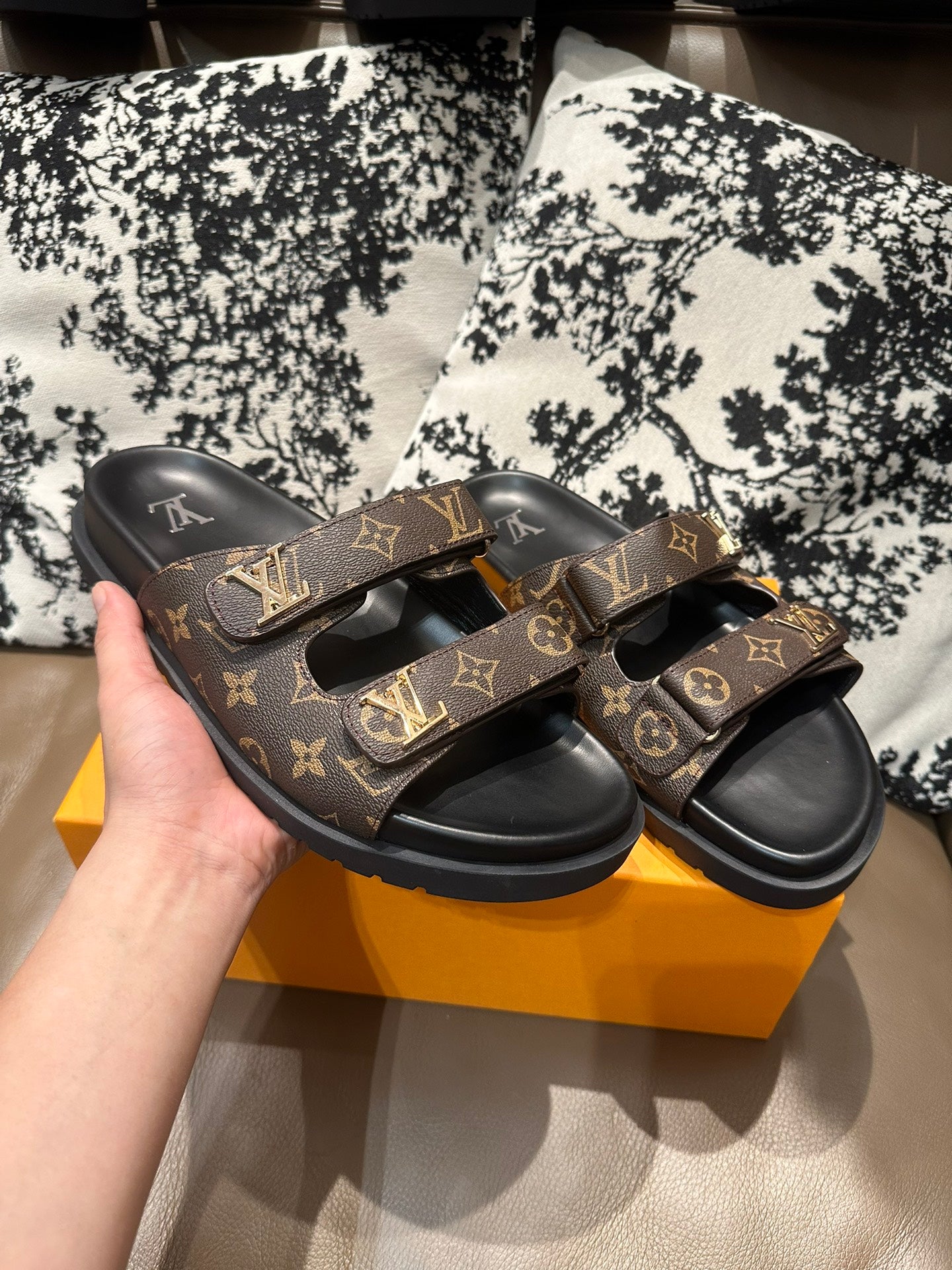 Z2Z85E29  Popular leather Shoes