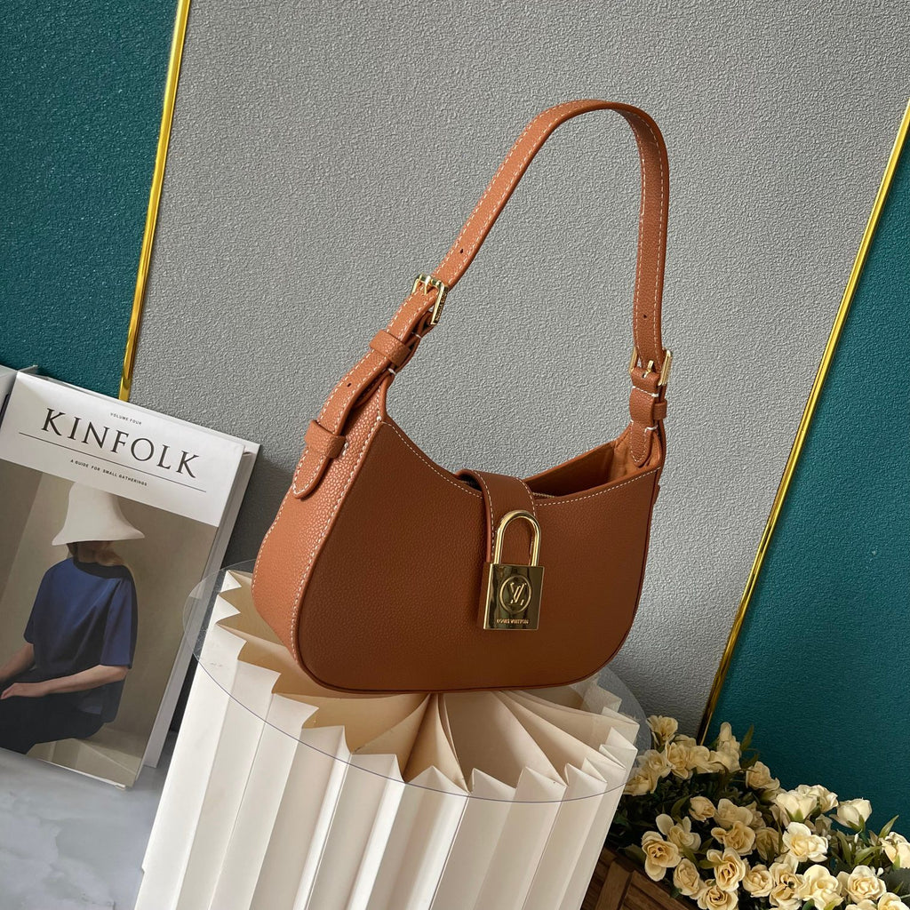B1X44C416 Popular leather bag