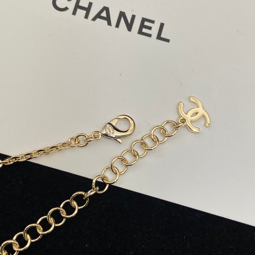 X1Q85C168X Popular Necklace. Bracelets