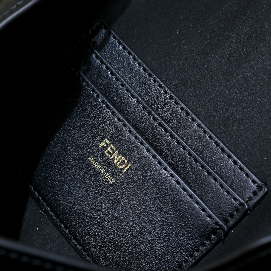 B1R15F138 Popular leather bag