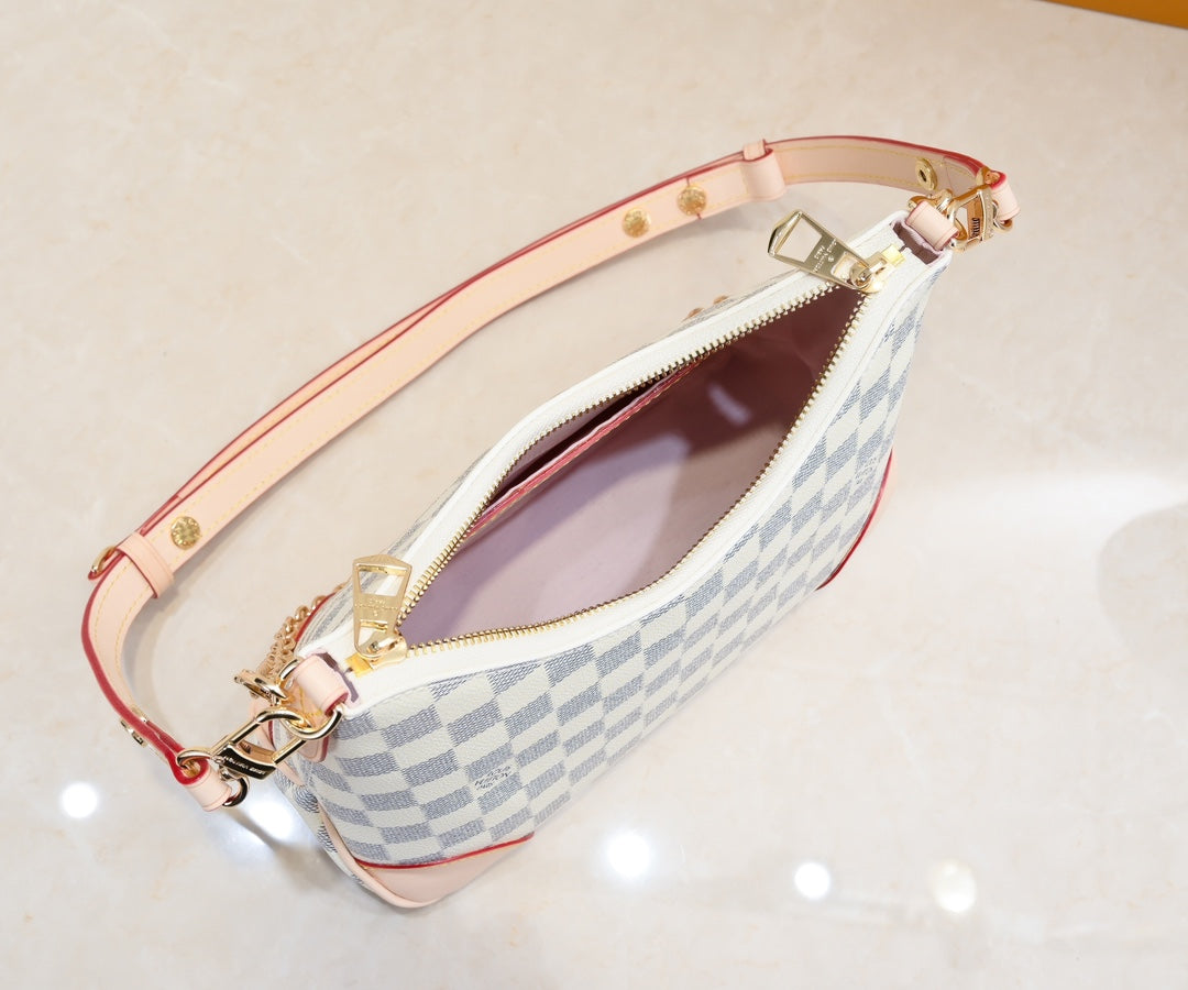 B1W15E35 Popular  leather bag