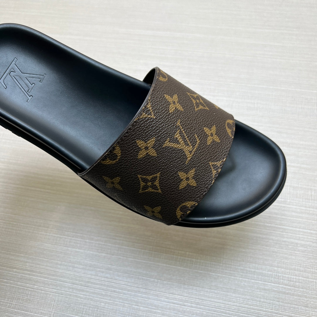 Z5ZE57 Popular slippers