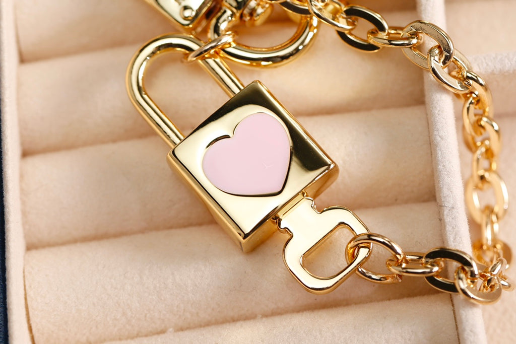 A1Q105E16 Popular bag 's charms accessories