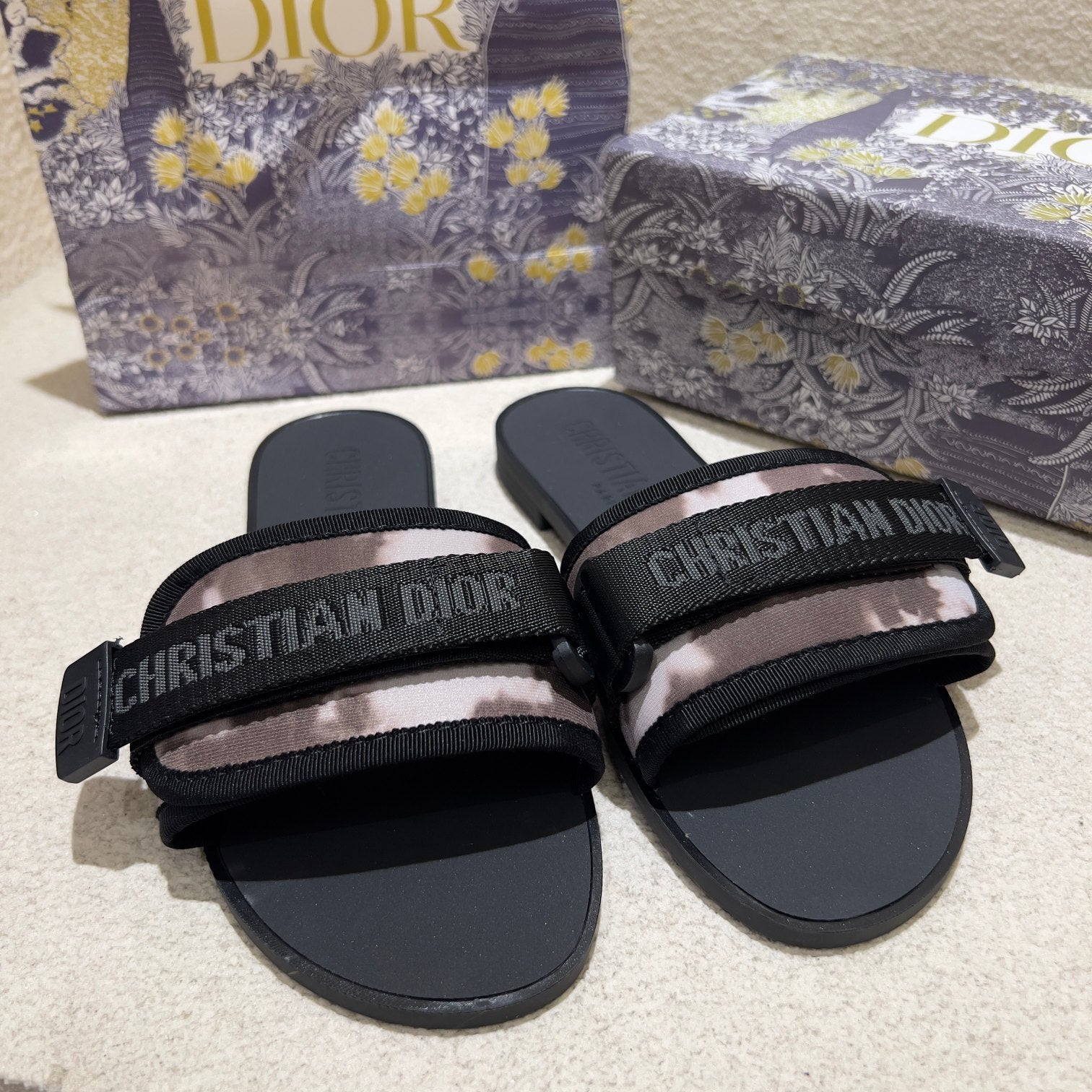 Z1ZD18 Popular slippers
