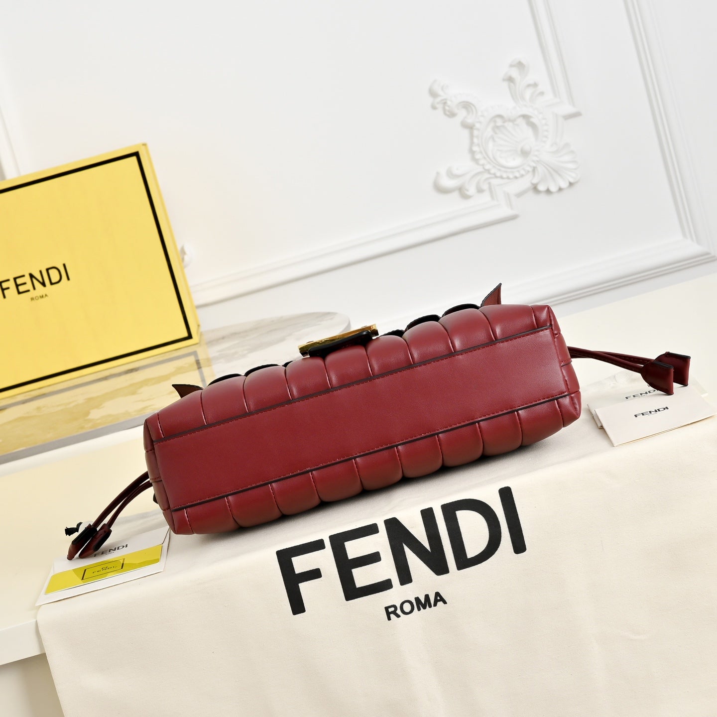 B1P36F106 Popular leather bag