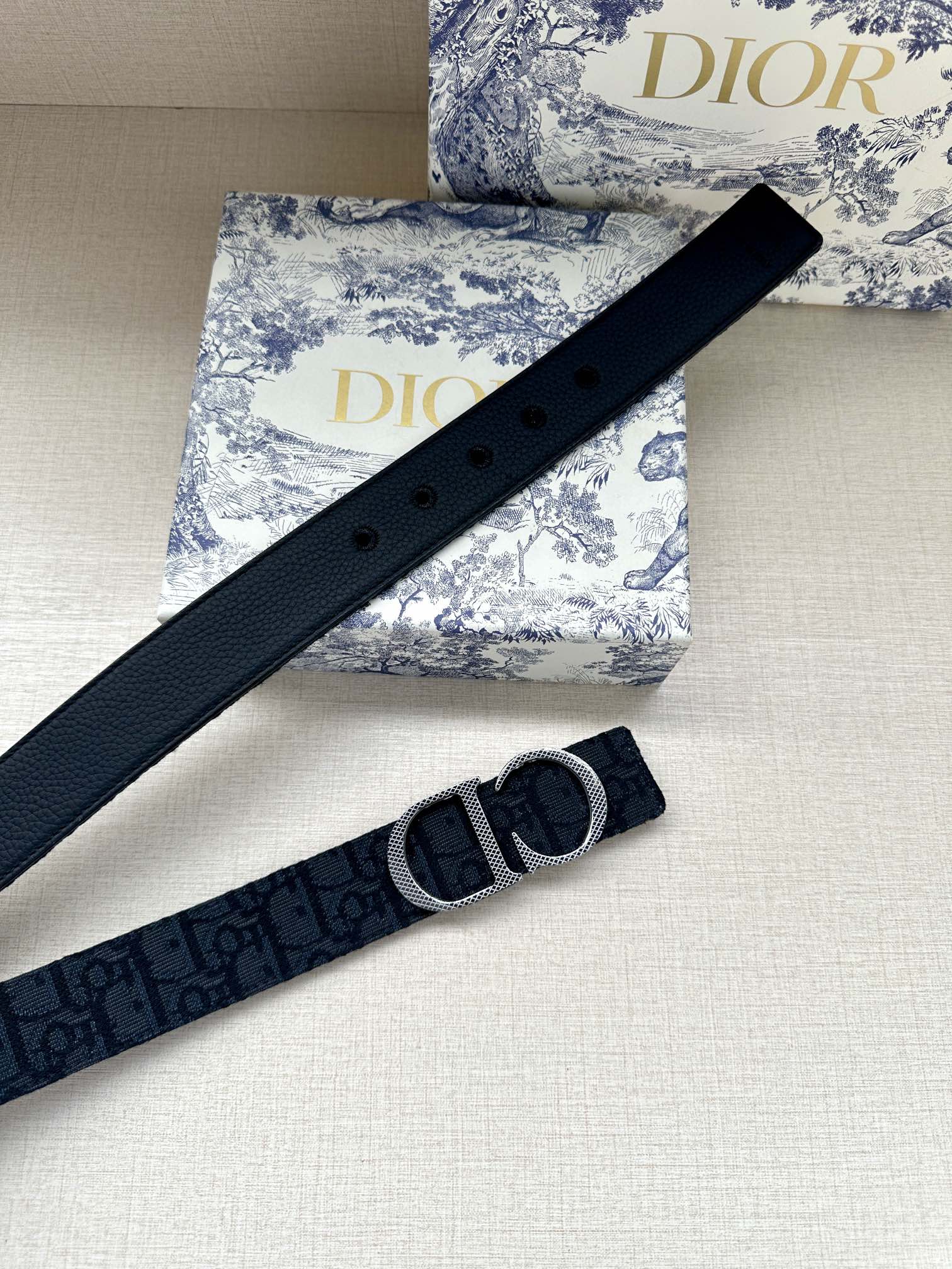 P1R55D197 Popular   High quality belt With full package