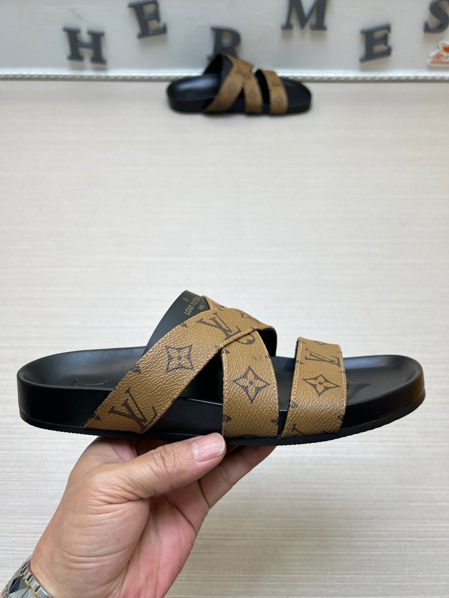 Z5ZE89 Popular slippers