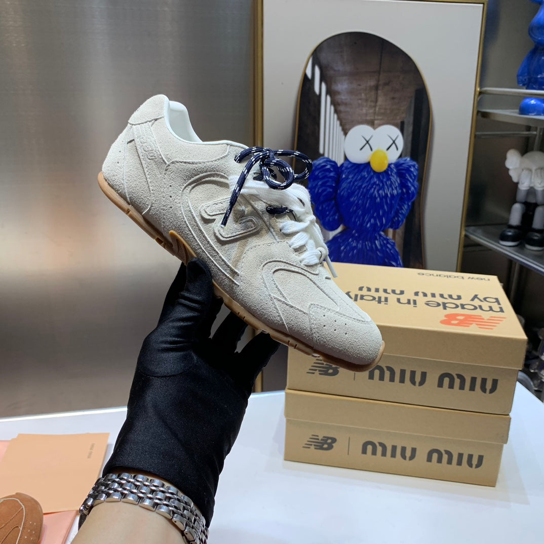 Z1P54A118 Popular shoes
