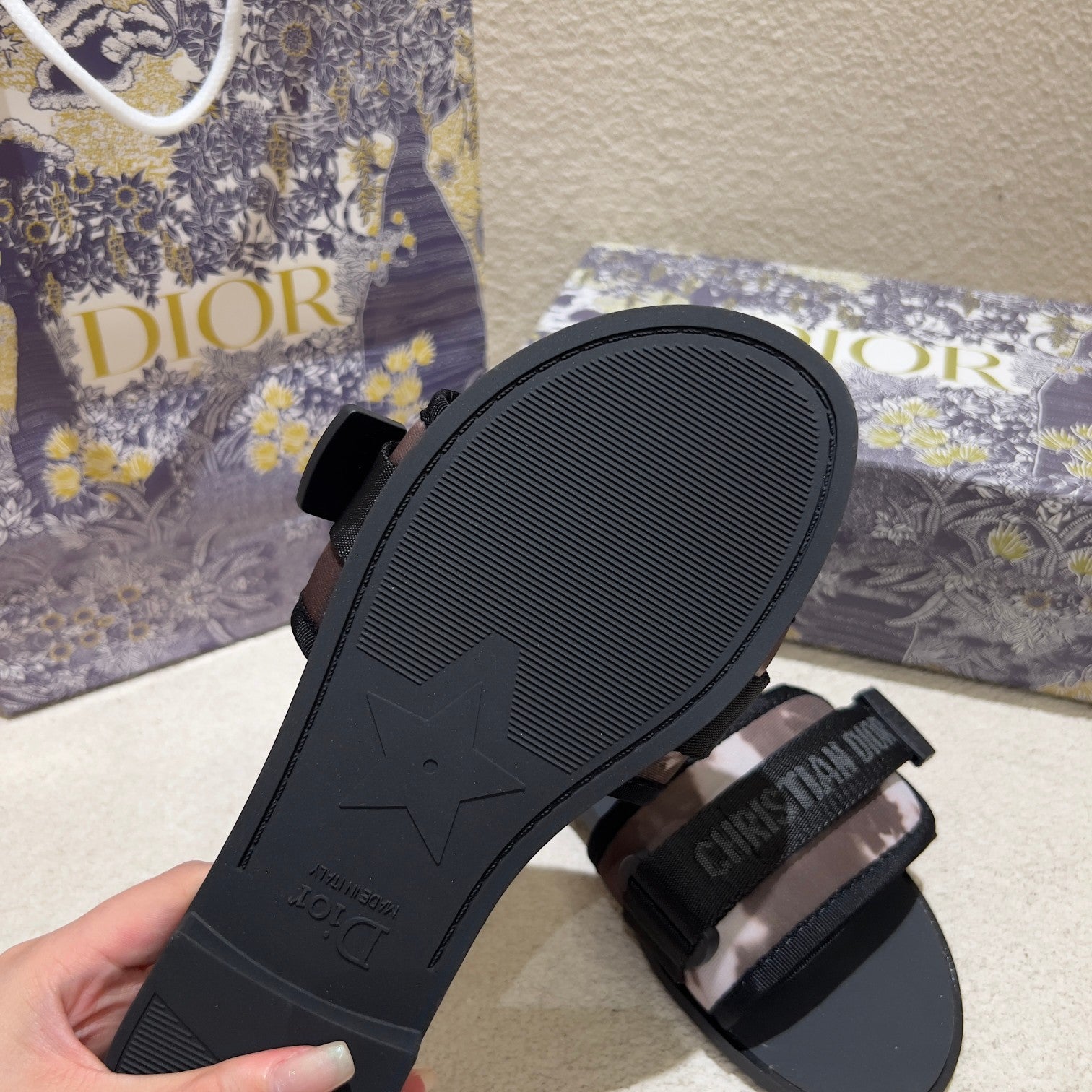 Z1ZD18 Popular slippers