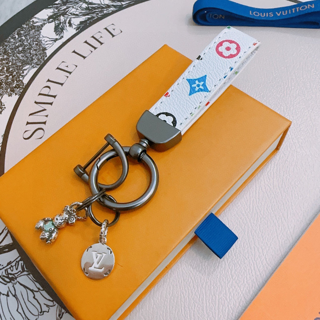 A1Z105E66 Popular bag 's charms accessories
