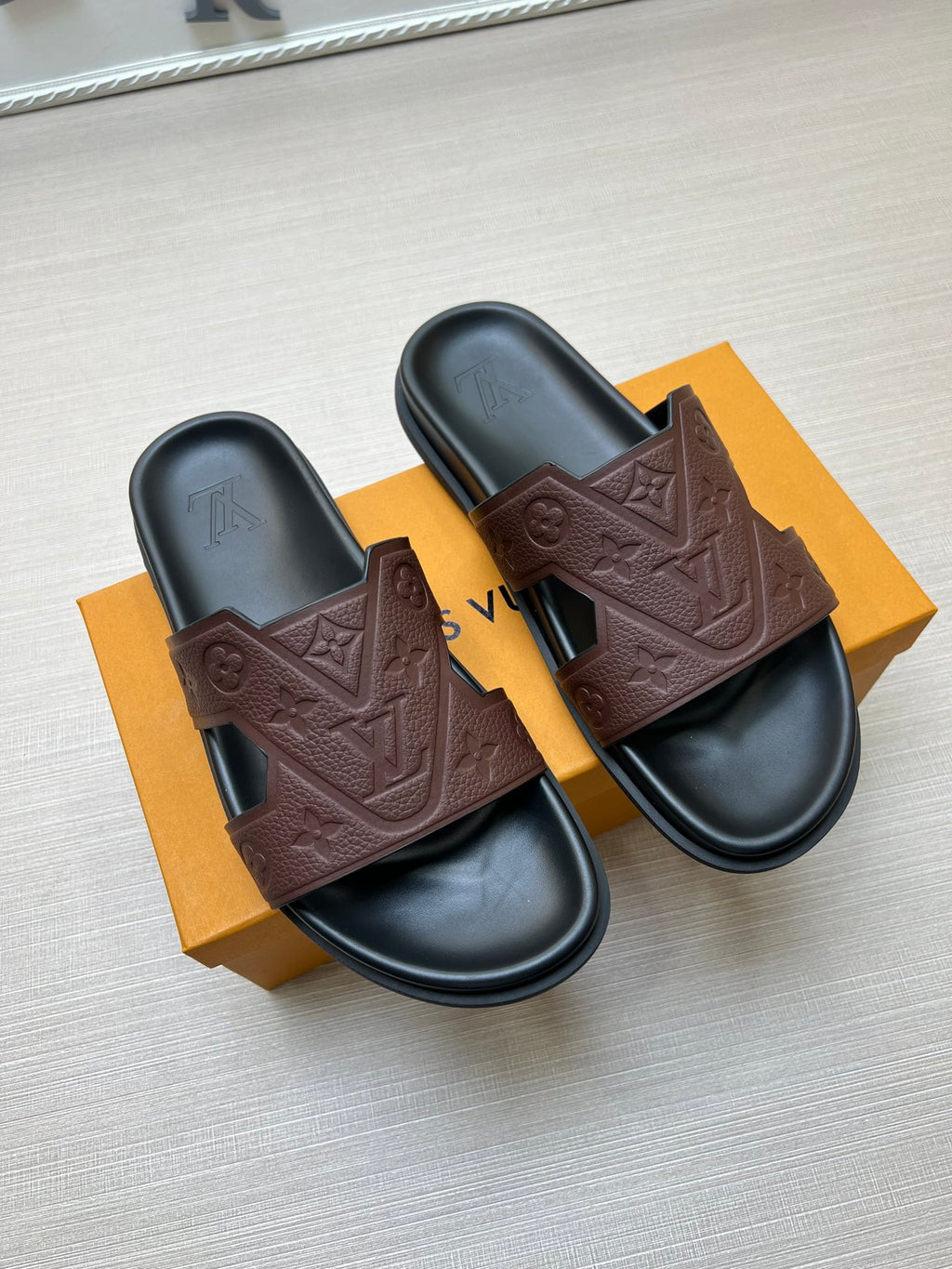 Z5ZE68 Popular slippers
