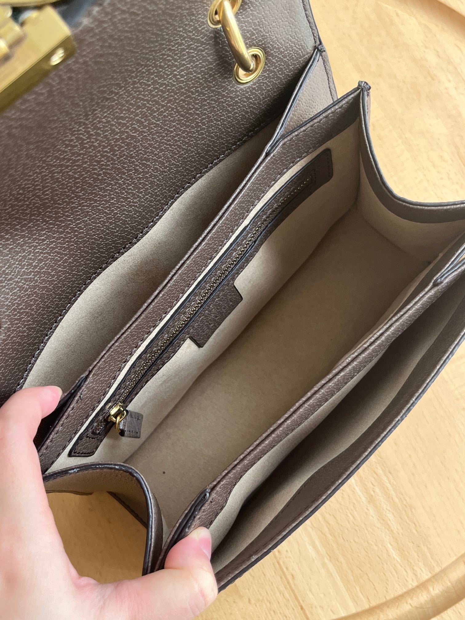 B12X64B468 Popular leather bag