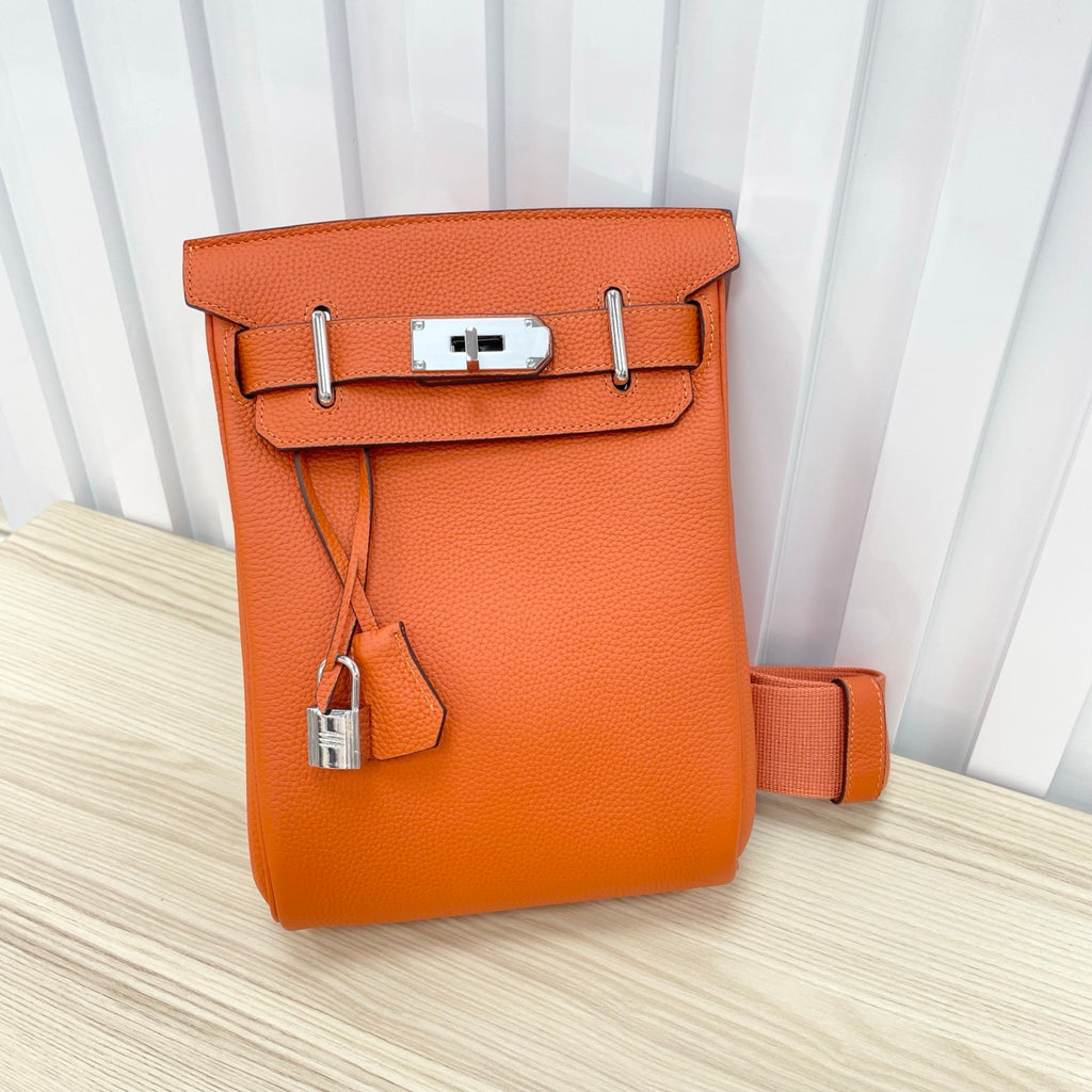 B1P36H46 Popular leather bag