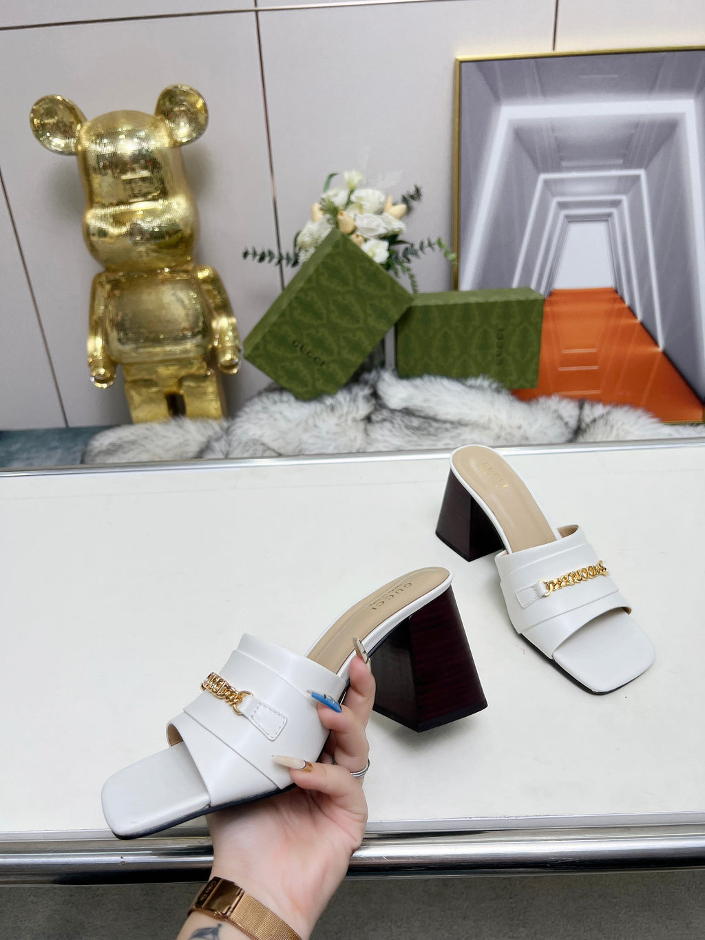 Z2N75B11  Popular leather High heels