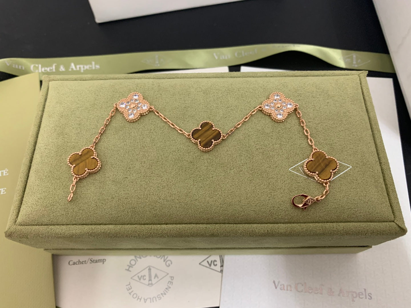 X5X53VA179K  Popular bracelets 5 flowers normal size1.5cm flower