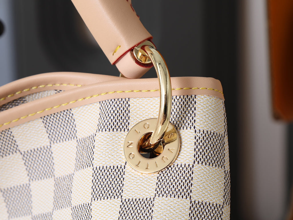 B1P46E66 Popular leather bag