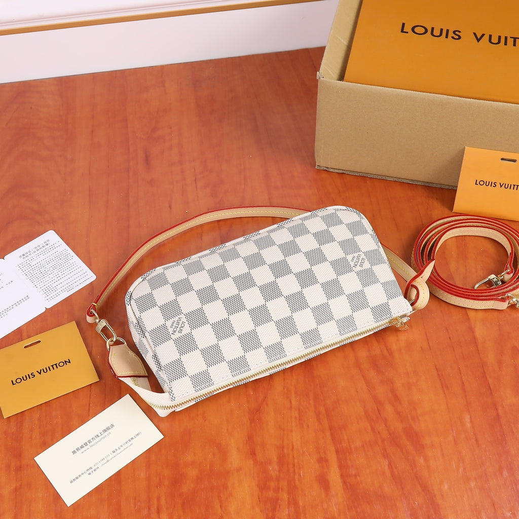 B1X102E17 Popular  leather bag 
