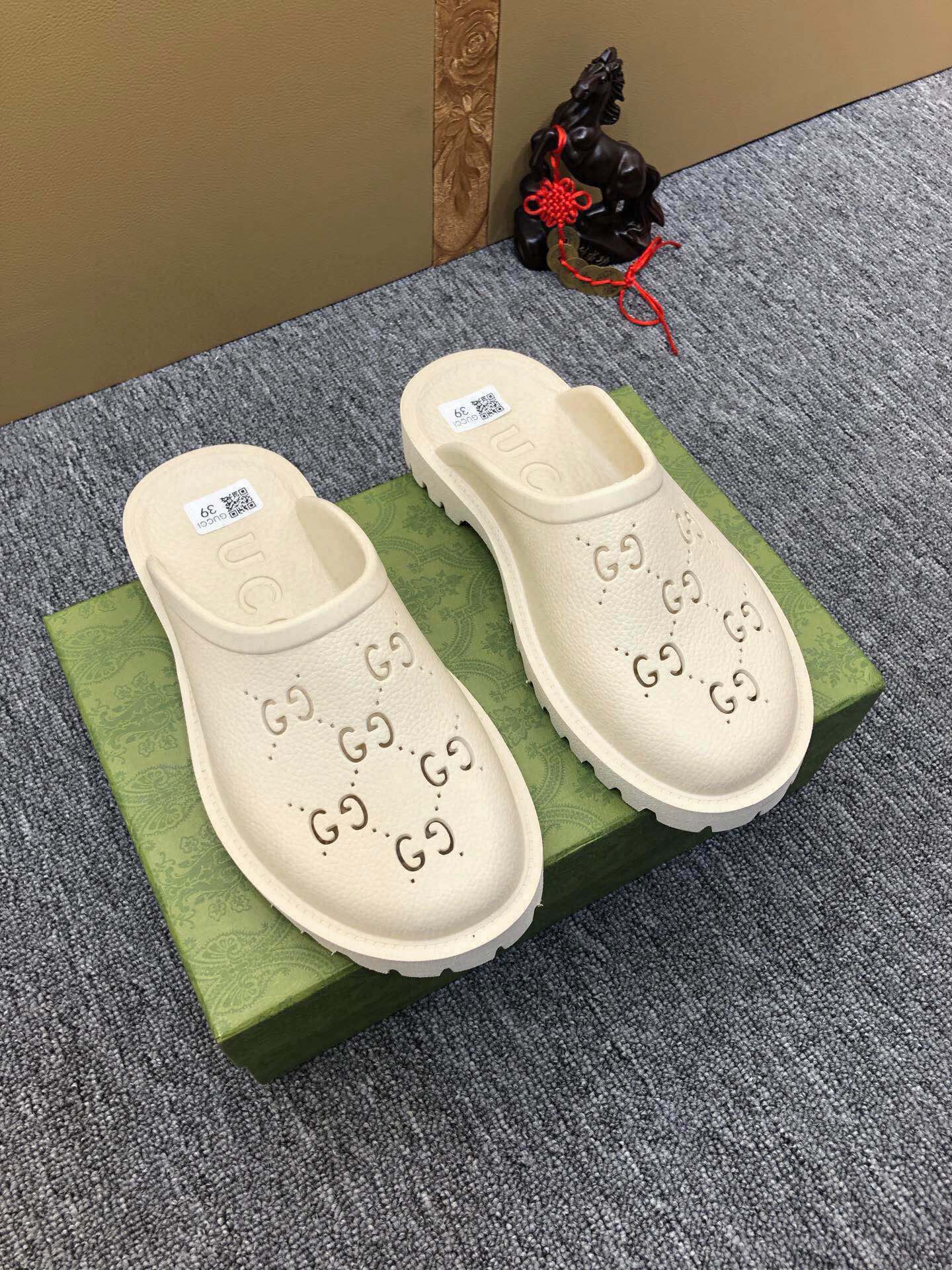 Z5ZB26 Popular slippers