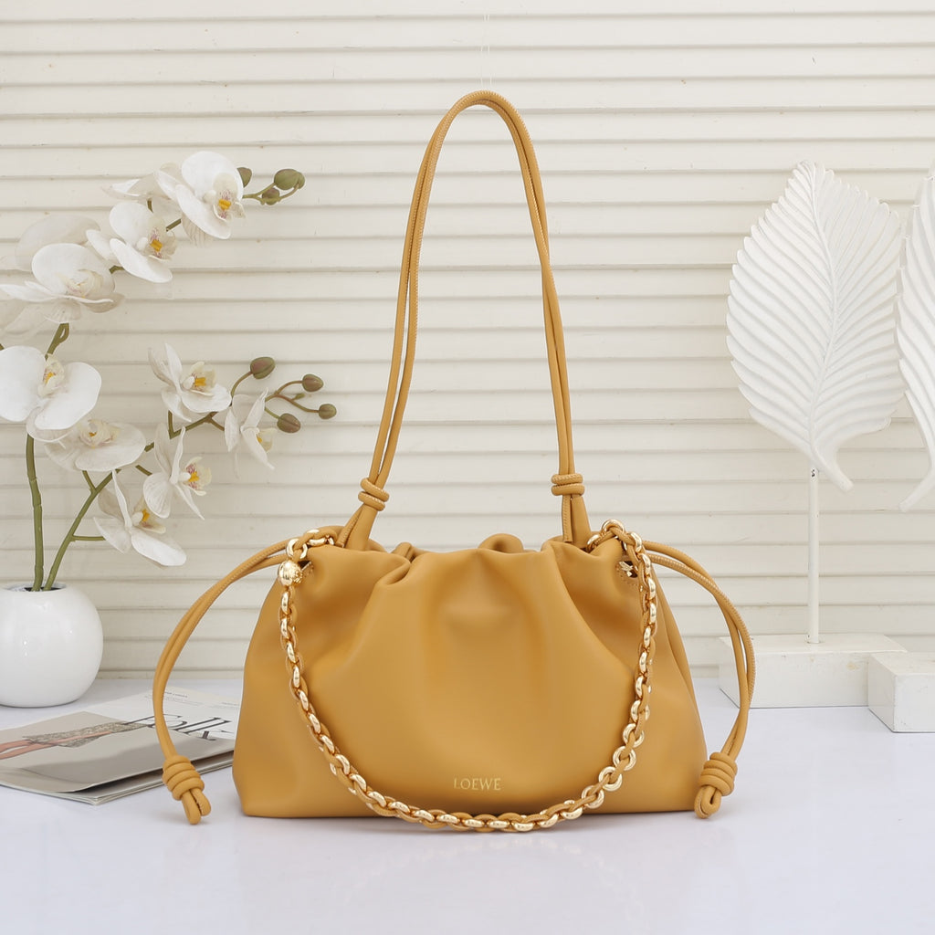B1R66A8 Popular leather bag
