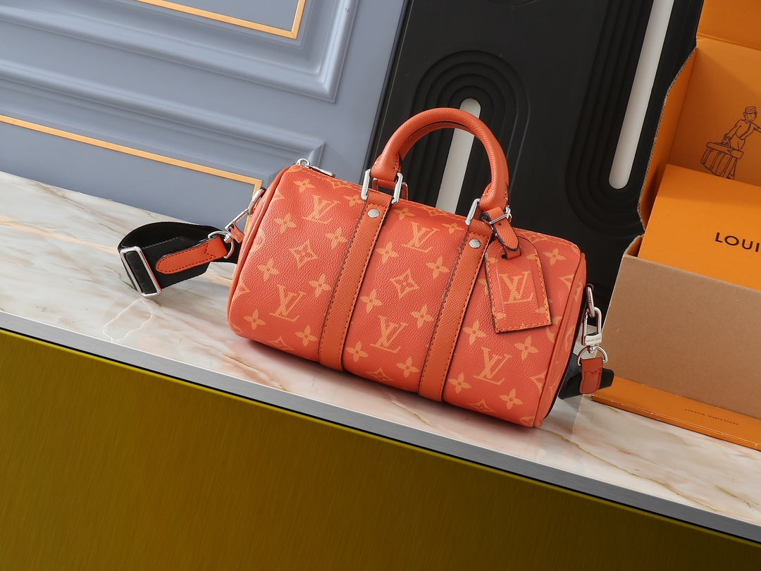 B1P46E35 Popular leather bag