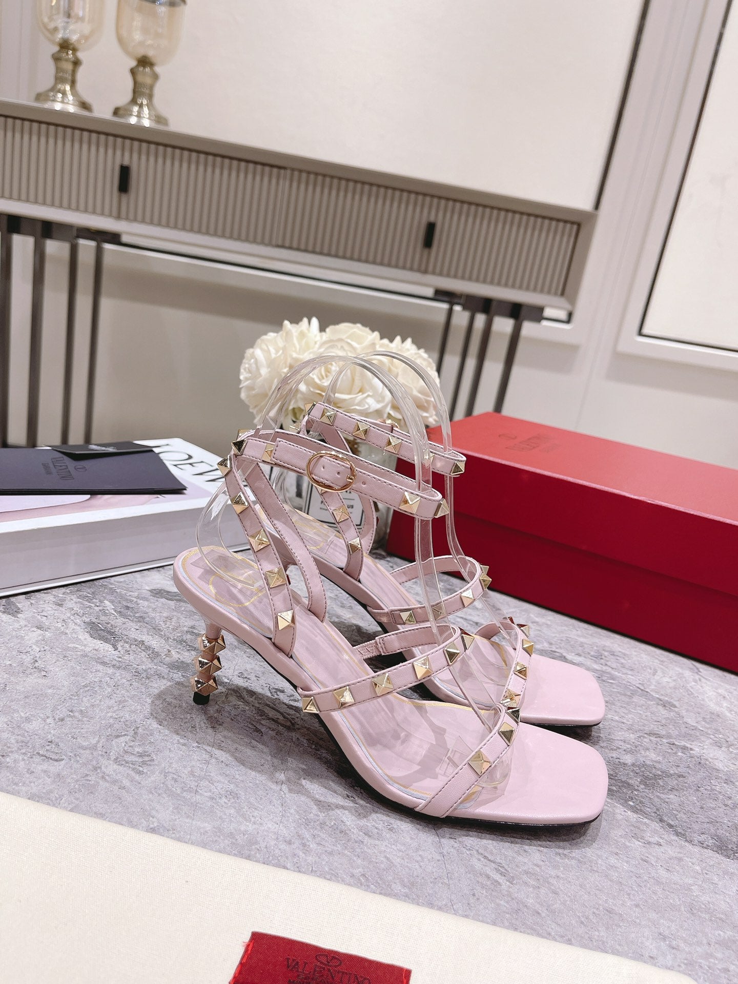 Z2Q55VL54  Popular leather High heels