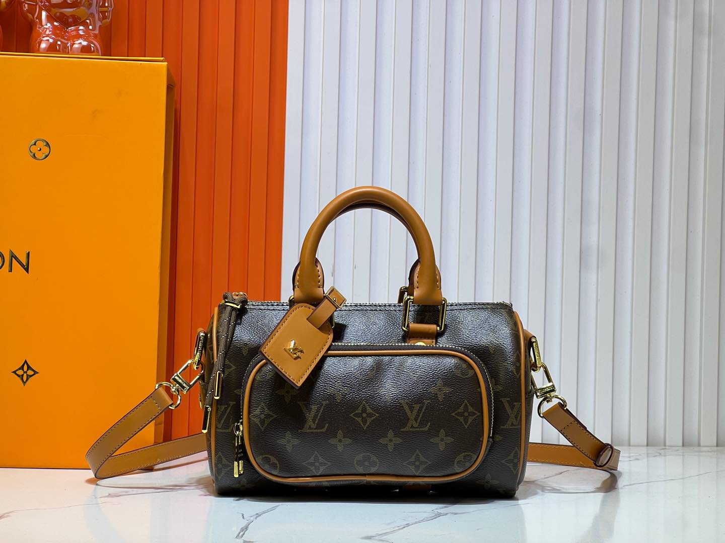 B1W15E39 Popular  leather bag
