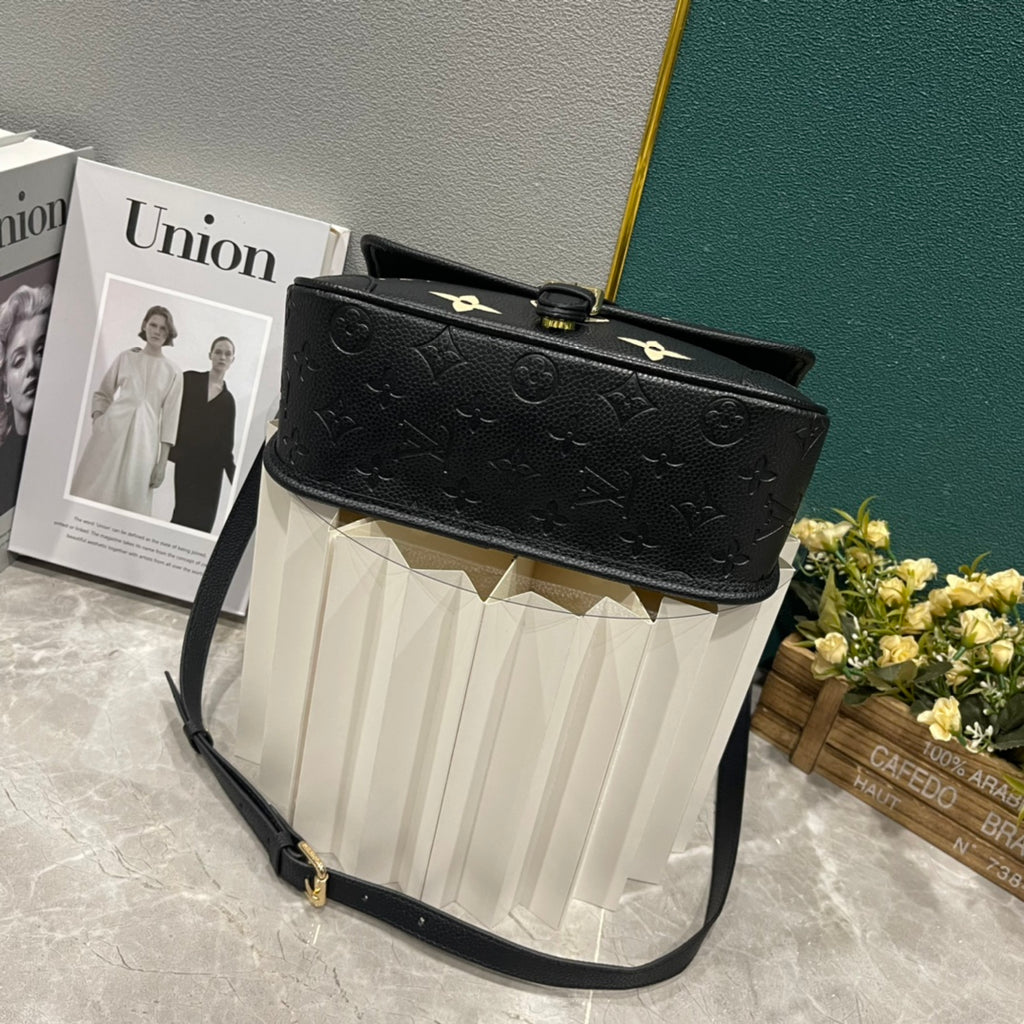 B12X44E318 Popular   leather bag 