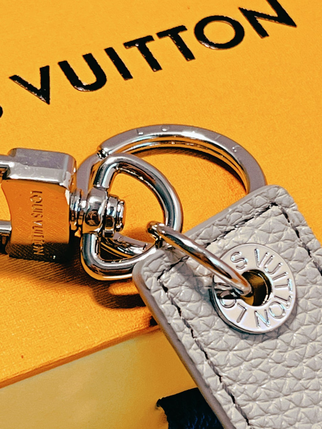 A1Z84E58  Popular key closure