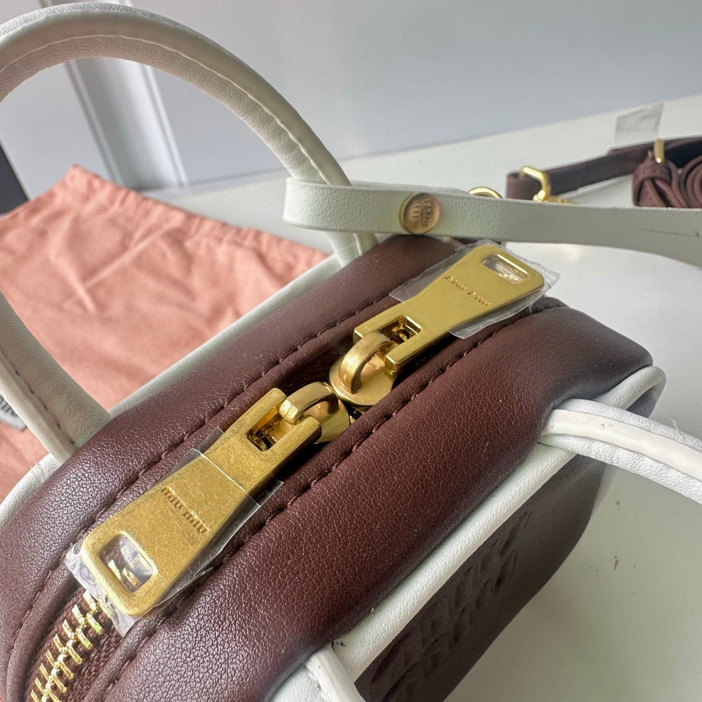 B1P46A164 Popular leather bags