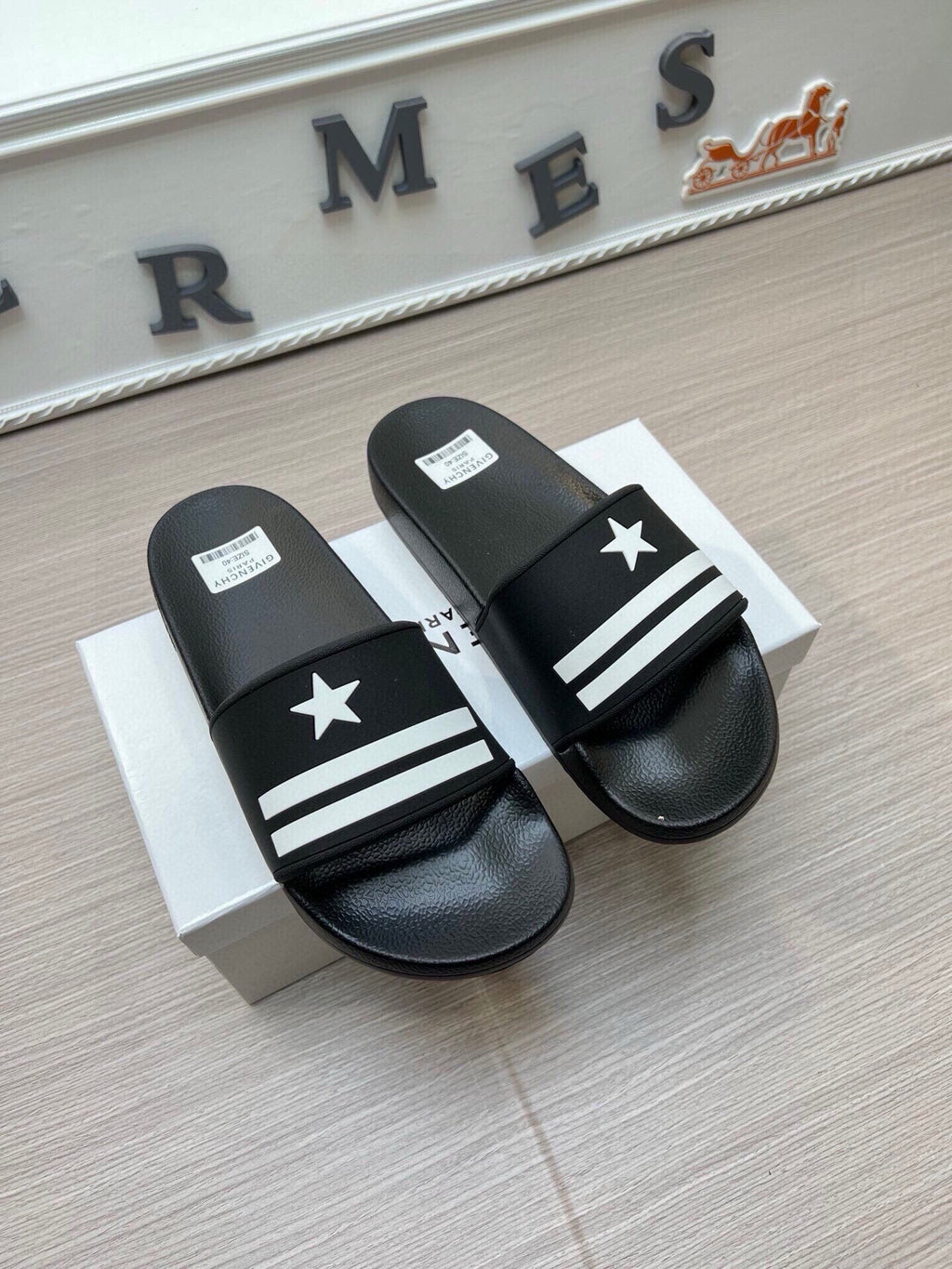 Z5Z35GV263  Popular Slippers