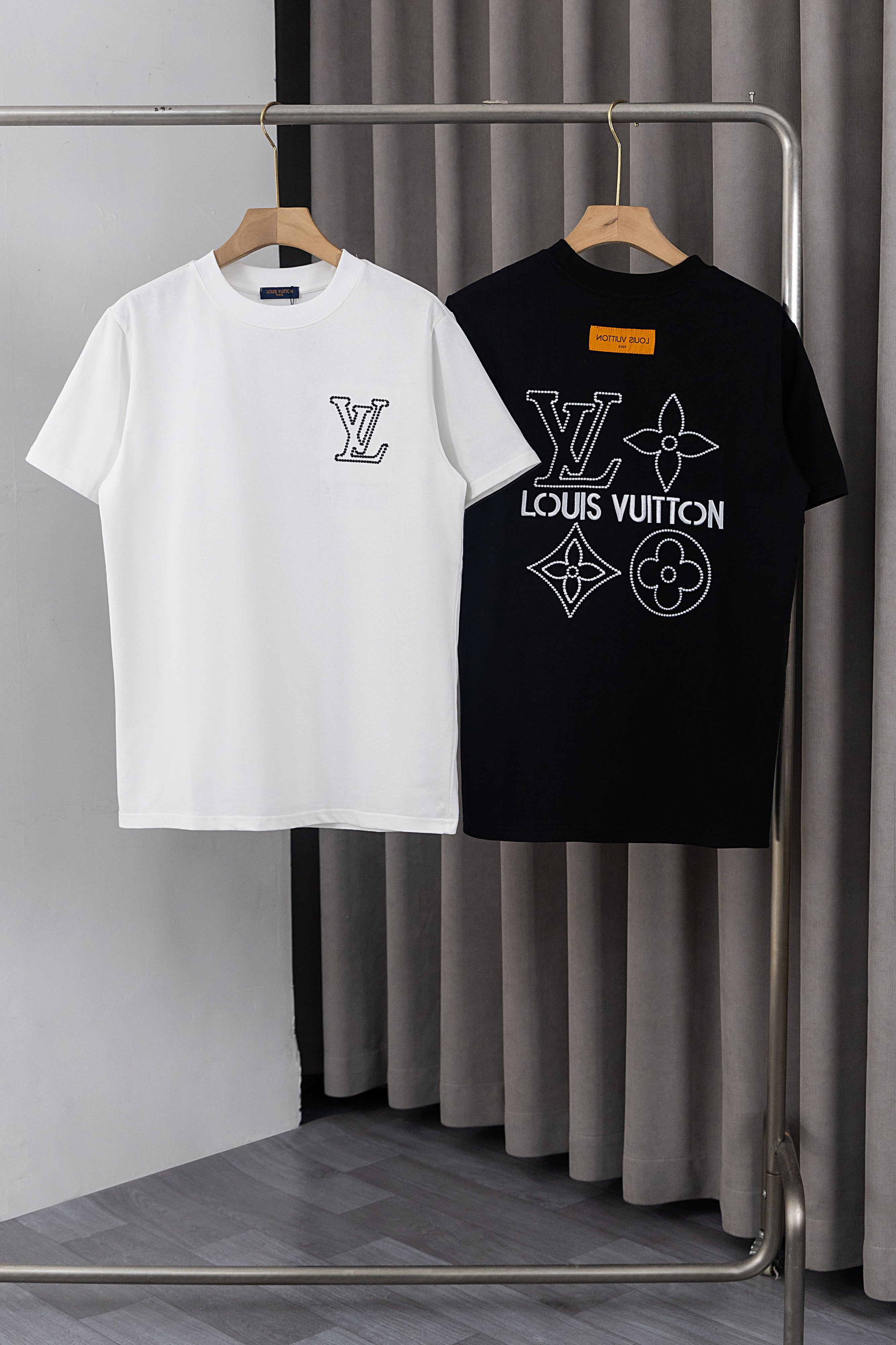 U1P36E125 Popular T-shirts