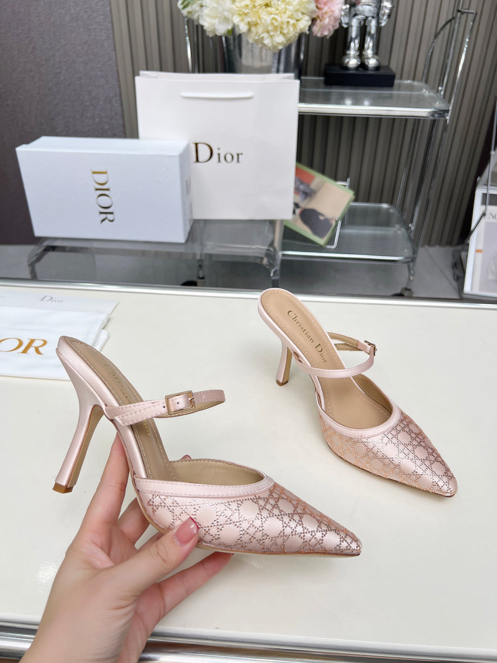 Z2Q95D117 Popular high-quality leather  High heels