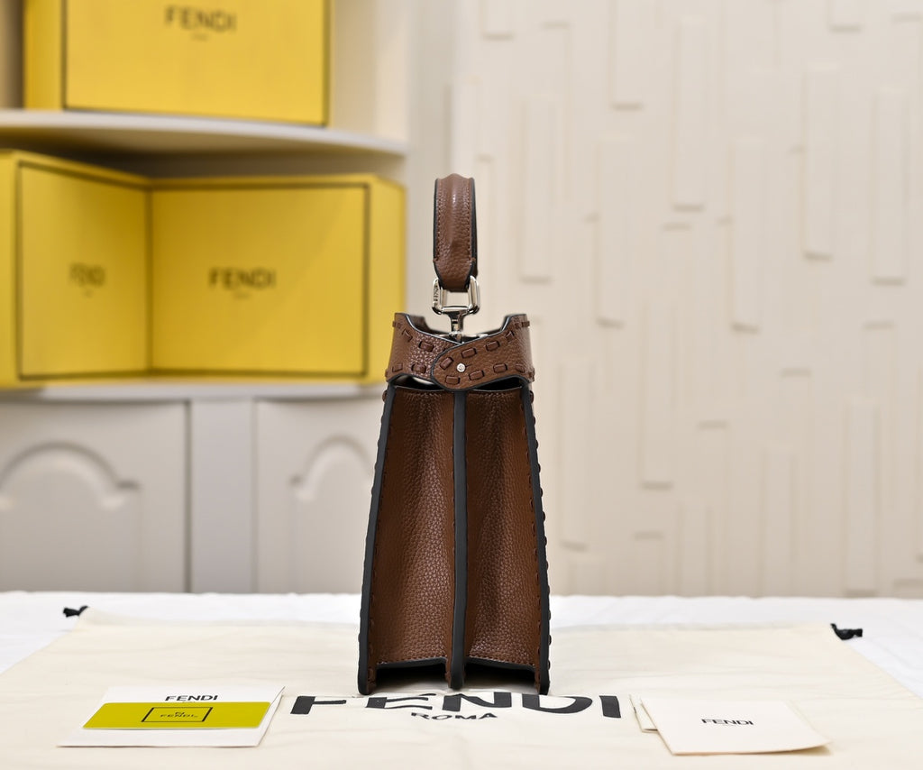 B1R115F136 Popular leather bag