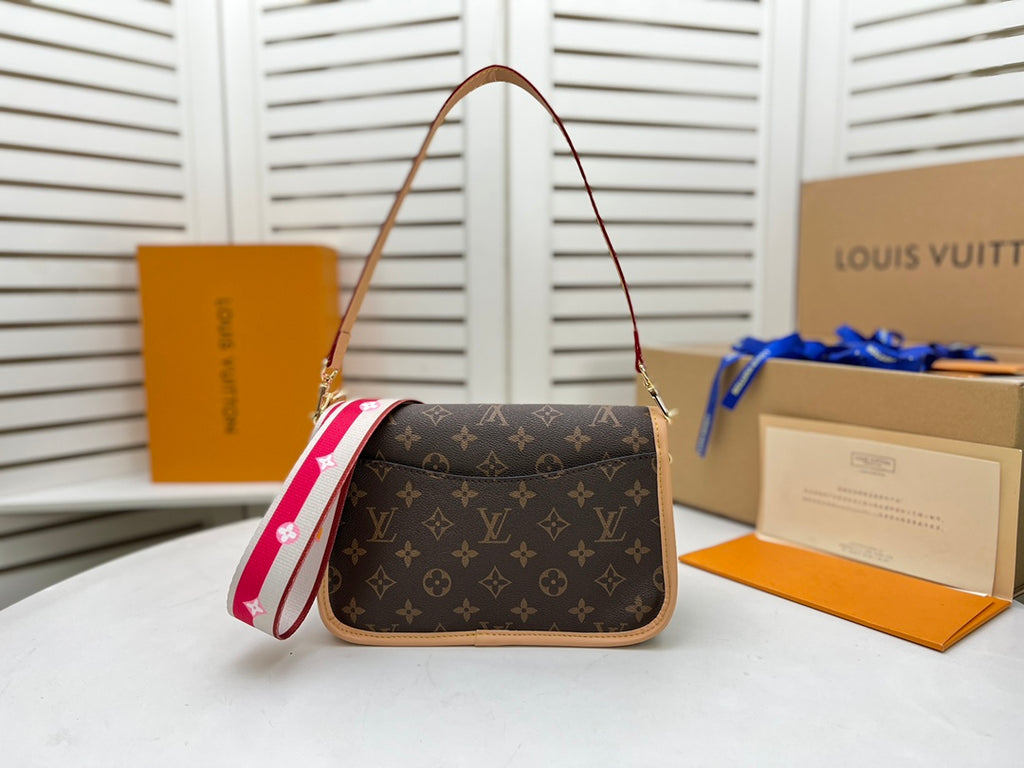 B12X73E28 Popular leather bag 